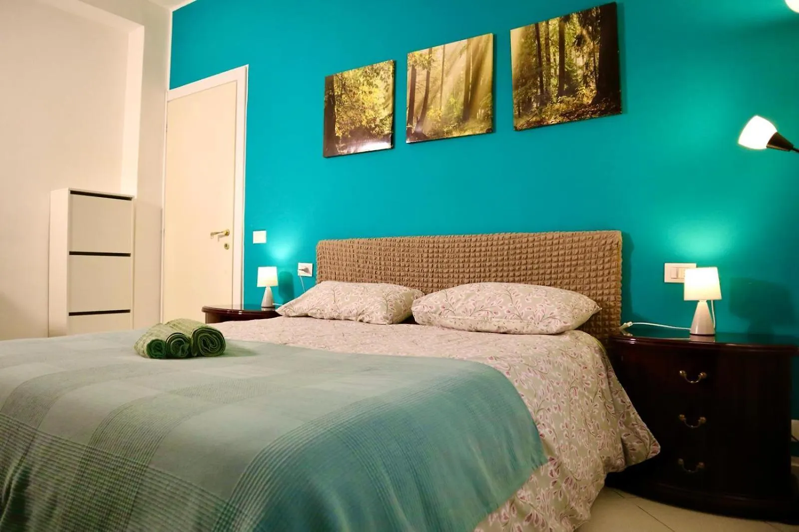 הקונטקטים של Apartment By The Martesana River